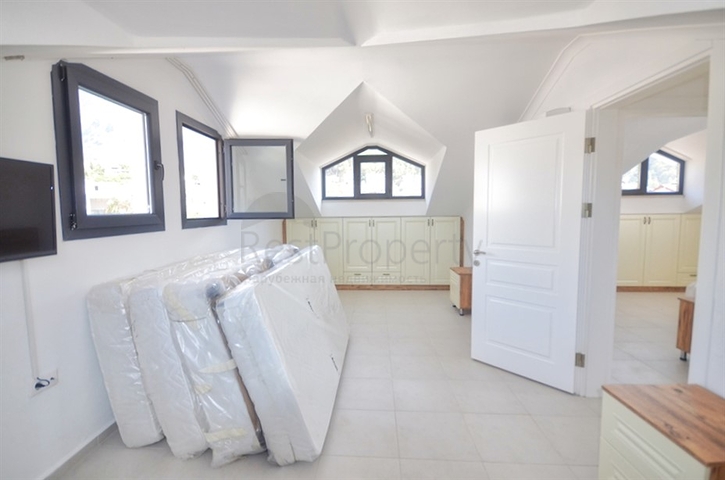 فيلا 4 + 1 في أوفاجيك فتحية