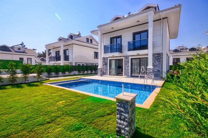 فيلا 4 + 1 في أوفاجيك فتحية