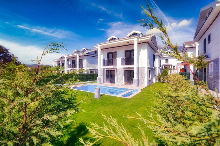 فيلا 4 + 1 في أوفاجيك فتحية