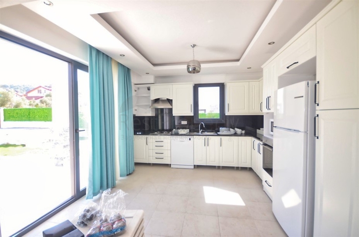 فيلا 4 + 1 في أوفاجيك فتحية