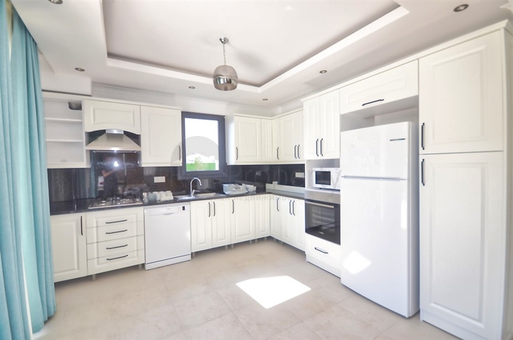 فيلا 4 + 1 في أوفاجيك فتحية