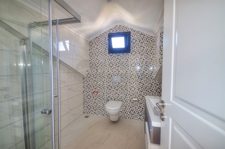 فيلا 4 + 1 في أوفاجيك فتحية