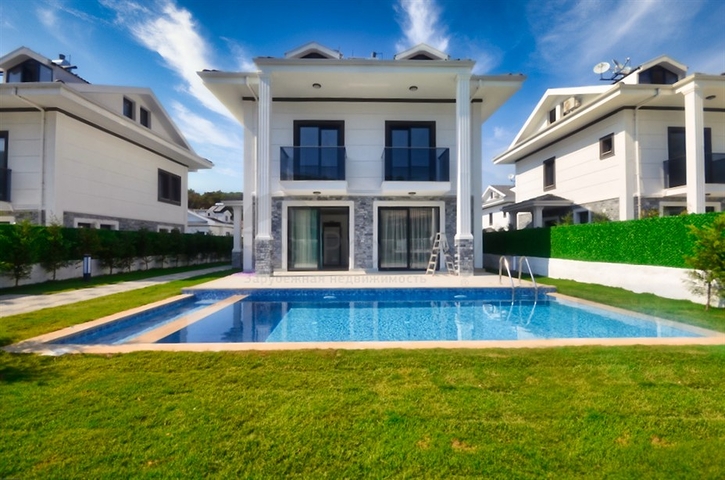 فيلا 4 + 1 في أوفاجيك فتحية