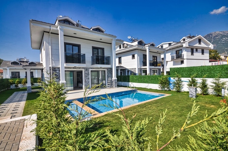 فيلا 4 + 1 في أوفاجيك فتحية