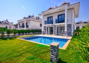 فيلا 4 + 1 في أوفاجيك فتحية