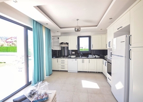 فيلا 4 + 1 في أوفاجيك فتحية