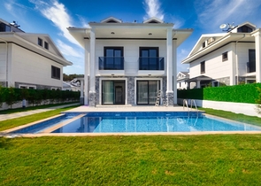 فيلا 4 + 1 في أوفاجيك فتحية