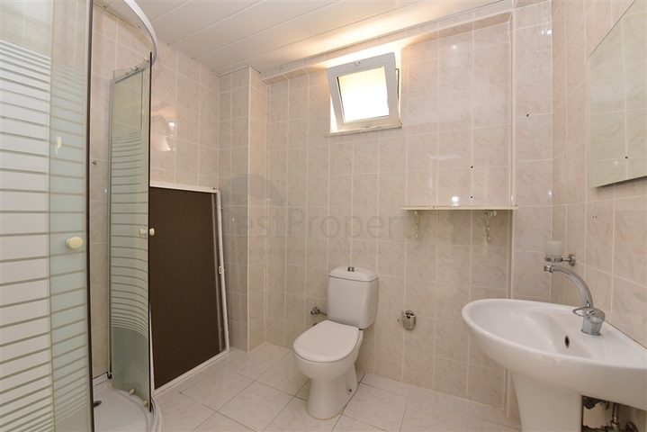 موقع مركزي - قريبة من البحر -شقة 2 غرفة وصالة -في اوبا / الانيا 