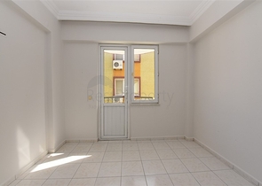 موقع مركزي - قريبة من البحر -شقة 2 غرفة وصالة -في اوبا / الانيا 