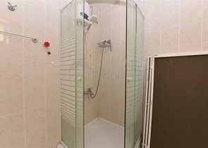 موقع مركزي - قريبة من البحر -شقة 2 غرفة وصالة -في اوبا / الانيا 