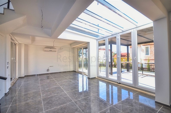 4 + 1 فيلا مع مسبح خاص في أوفاجيك فتحية