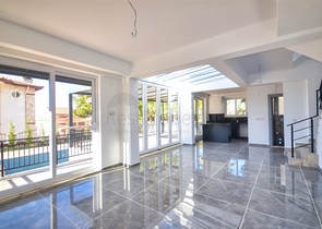 4 + 1 فيلا مع مسبح خاص في أوفاجيك فتحية