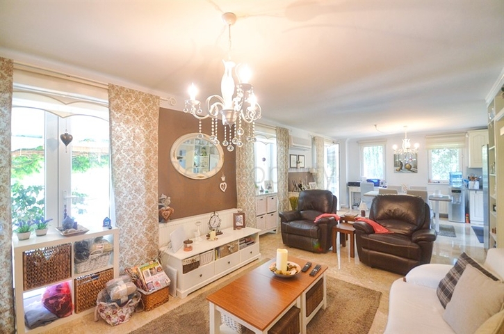 فيلا منفصلة 3 + 1 في اوفاجيك فتحية