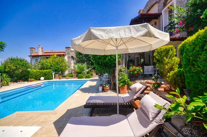 فيلا منفصلة 3 + 1 في اوفاجيك فتحية