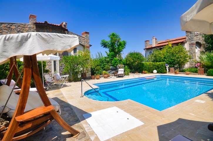 فيلا منفصلة 3 + 1 في اوفاجيك فتحية