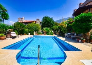 فيلا منفصلة 3 + 1 في اوفاجيك فتحية