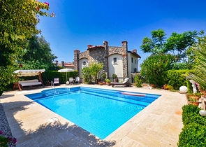 فيلا منفصلة 3 + 1 في اوفاجيك فتحية