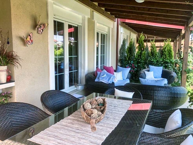 فيلا 5 + 2 مع امكانية الحصول على الجنسية التركية