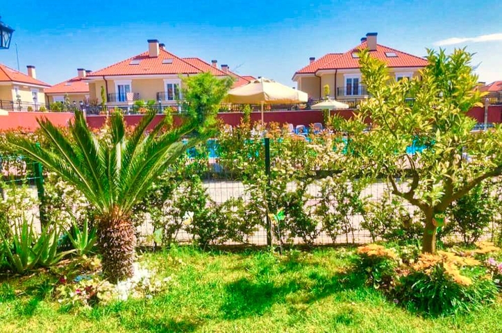 فيلا 5 + 2 مع امكانية الحصول على الجنسية التركية