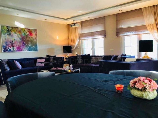 فيلا 5 + 2 مع امكانية الحصول على الجنسية التركية