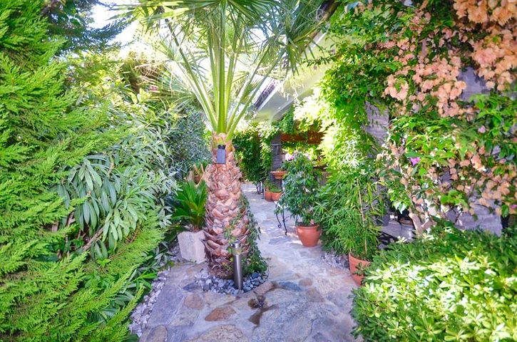 فيلا 4 + 1 مع مسبح خاص في كاليس فتحية