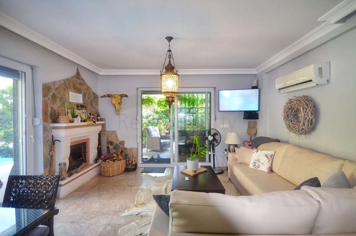 فيلا 4 + 1 مع مسبح خاص في كاليس فتحية