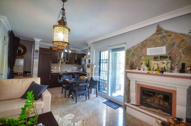 فيلا 4 + 1 مع مسبح خاص في كاليس فتحية