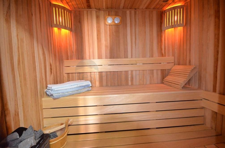 فيلا 4 + 1 مع مسبح خاص في كاليس فتحية