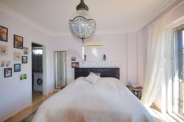 فيلا 4 + 1 مع مسبح خاص في كاليس فتحية