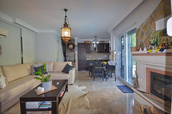 فيلا 4 + 1 مع مسبح خاص في كاليس فتحية