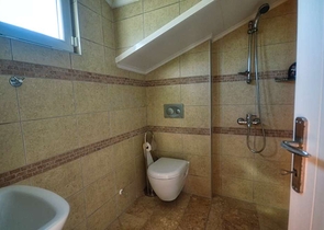 فيلا 4 + 1 مع مسبح خاص في كاليس فتحية