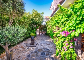 فيلا 4 + 1 مع مسبح خاص في كاليس فتحية