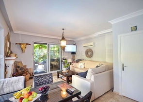 فيلا 4 + 1 مع مسبح خاص في كاليس فتحية