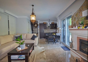 فيلا 4 + 1 مع مسبح خاص في كاليس فتحية