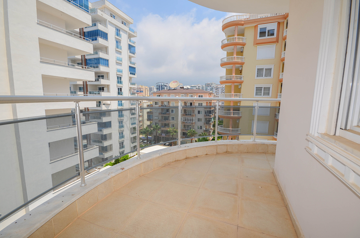 موقع مميز -قريب من البحر والخدمات -في مهموتلار / الانيا 