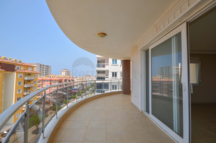 موقع مميز -قريب من البحر والخدمات -في مهموتلار / الانيا 