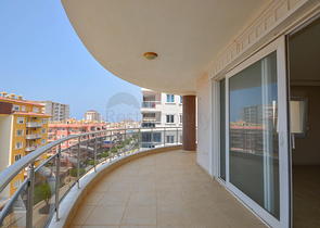 موقع مميز -قريب من البحر والخدمات -في مهموتلار / الانيا 