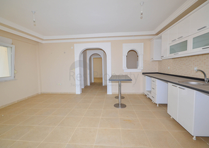 موقع مميز -قريب من البحر والخدمات -في مهموتلار / الانيا 