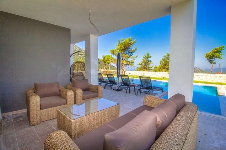 فيلا 5 + 1 في أوفاجيك فتحية