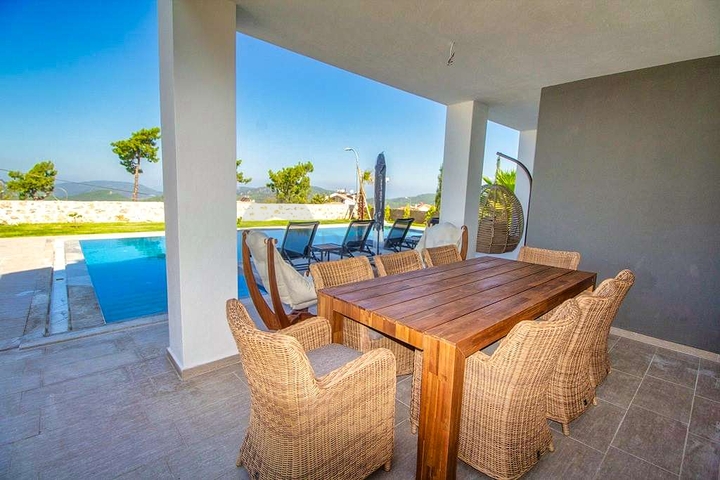 فيلا 5 + 1 في أوفاجيك فتحية