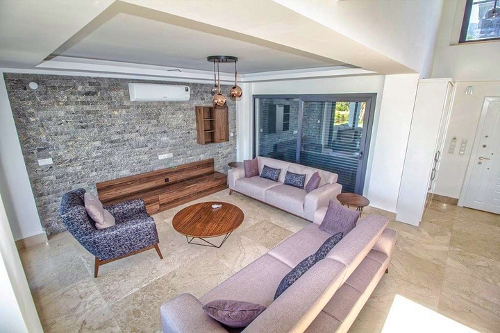 فيلا 5 + 1 في أوفاجيك فتحية