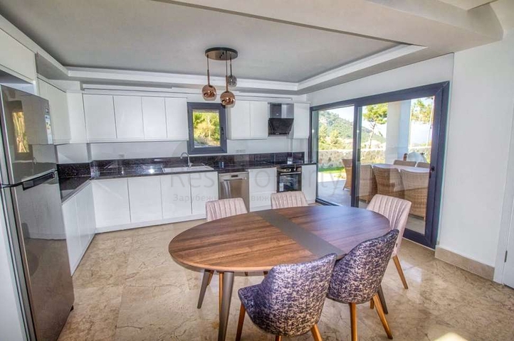 فيلا 5 + 1 في أوفاجيك فتحية