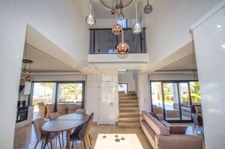 فيلا 5 + 1 في أوفاجيك فتحية