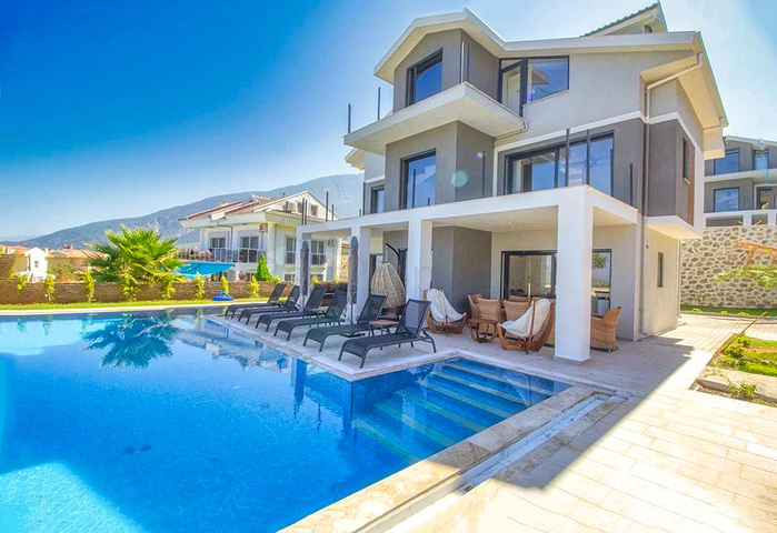 فيلا 5 + 1 في أوفاجيك فتحية