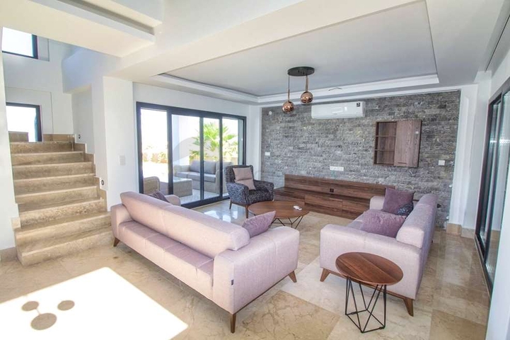 فيلا 5 + 1 في أوفاجيك فتحية