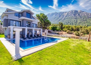 فيلا 5 + 1 في أوفاجيك فتحية