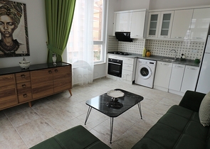 قريبة من البحر والخدمات -شقة جديدة 1+1 - في مهوتلار/ الانيا 