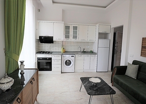 قريبة من البحر والخدمات -شقة جديدة 1+1 - في مهوتلار/ الانيا 