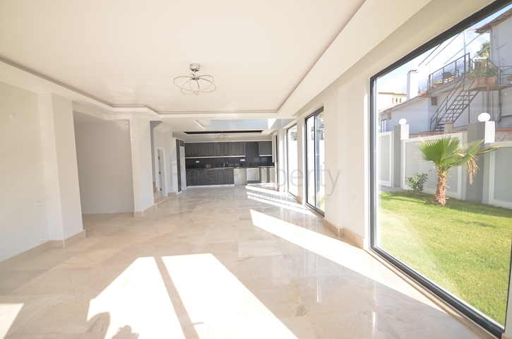 فيلا من 5 غرف نوم في هيسارونو فتحية