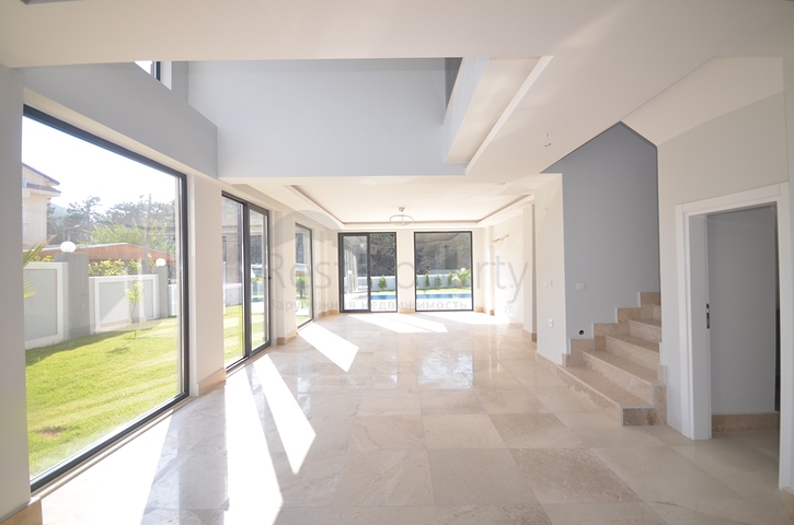 فيلا من 5 غرف نوم في هيسارونو فتحية